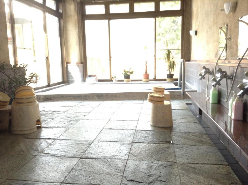Bergtour Marukita Hotel Hakuba Bagian luar foto